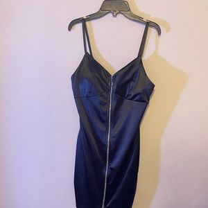 Perfect condition, zips all the way down